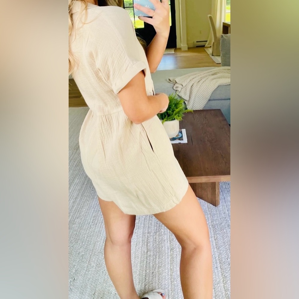 New in Size Large Beige Button-Front Romper EUC - Picture 2 of 4